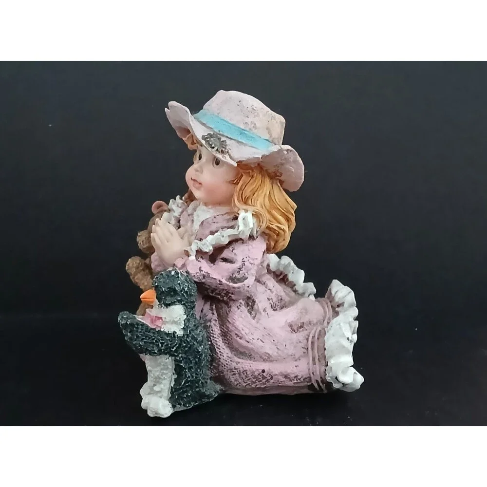 K's Collection Little Girl Praying with Pet Animals Figurine Resin Country Chic